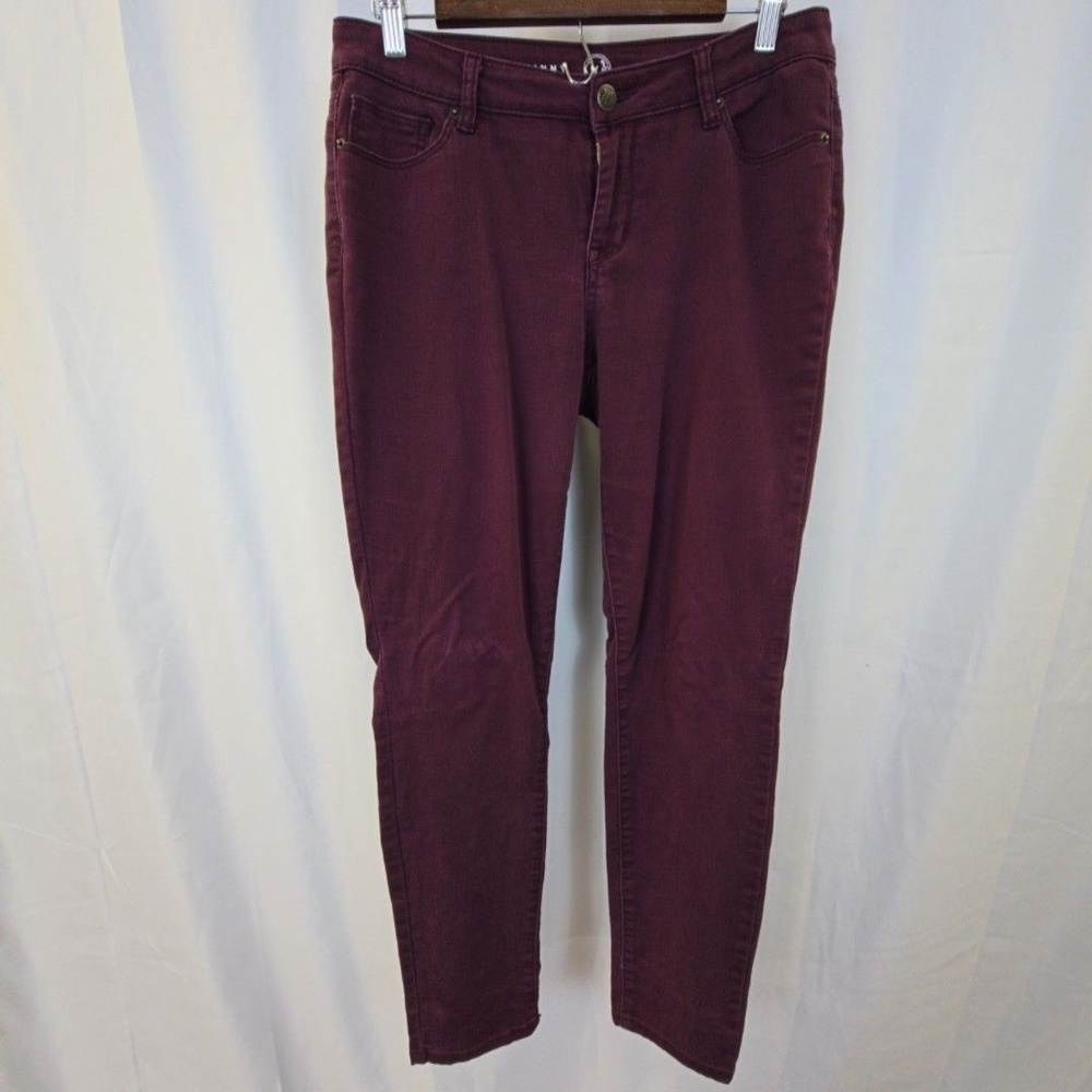 N62 Jeans Womens 6 Red Dark Wash Mid Rise Signature Fit Skinny Stretch Denim